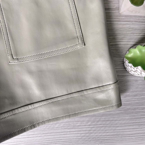 FRANCESCA'S kathy high rise vegan leather shorts size M NWT - Picture 15 of 16